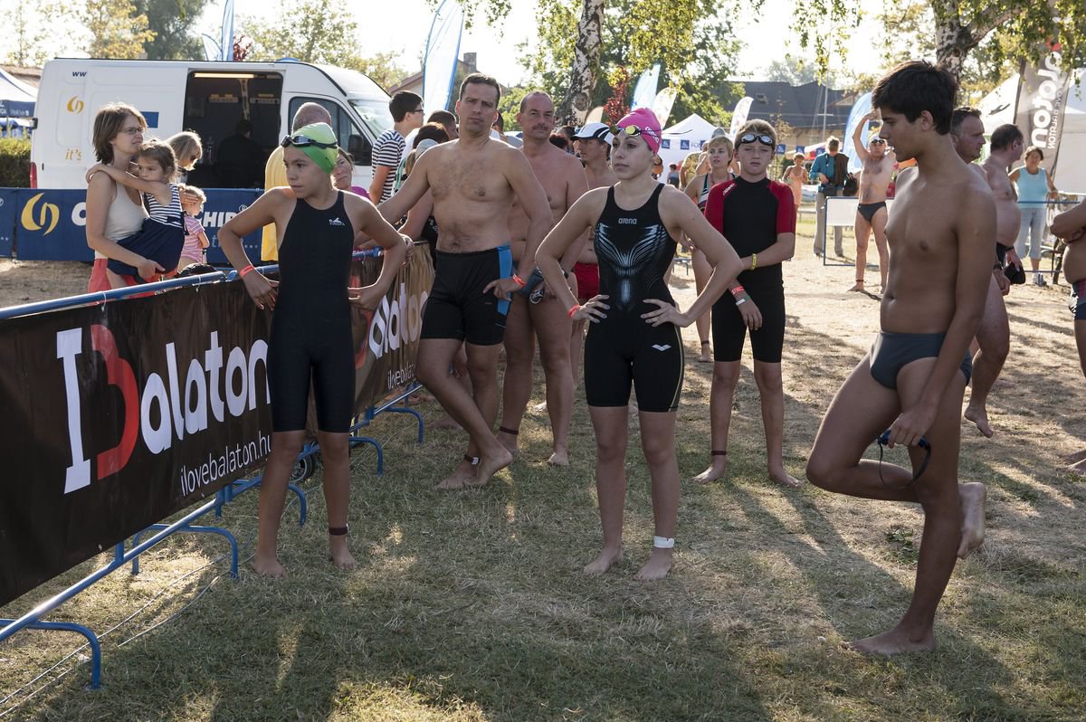 Átúszva búcsúztak a nyártól -  -  - balaton átúszás, rendezvény, stylemagazin, 