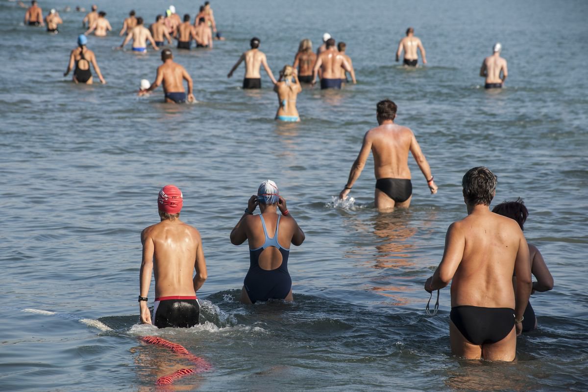 Átúszva búcsúztak a nyártól -  -  - balaton átúszás, rendezvény, stylemagazin, 