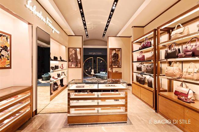 A stílus csókja - ÉN - Divathírek - gattyán györgy, il bacio di stile, 