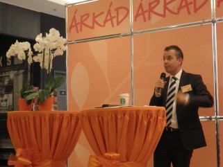 Megnyitott az ország legnagyobb bevásárlóközpontja - Ingatlanhírek -  - árkád, 