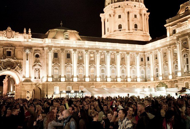 Harapj hozzá szilvalekváros kolbászt! -  -  - pálinkafesztivál, 