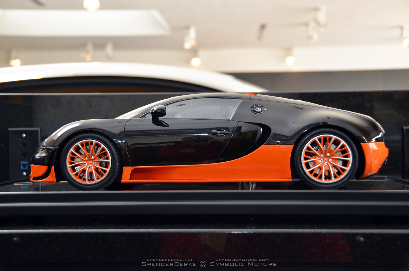 Másfélmilliós makett: Bugatti Veyron - Autó & Motor -  - autó, Bugatti Veyron, luxlife, modell,