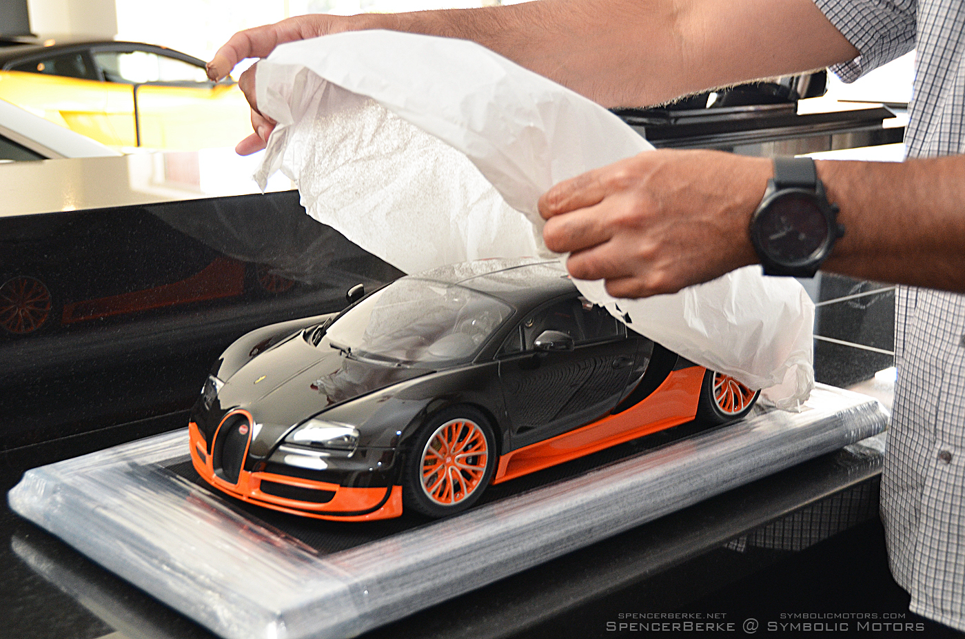 Másfélmilliós makett: Bugatti Veyron - Autó & Motor -  - autó, Bugatti Veyron, luxlife, modell,