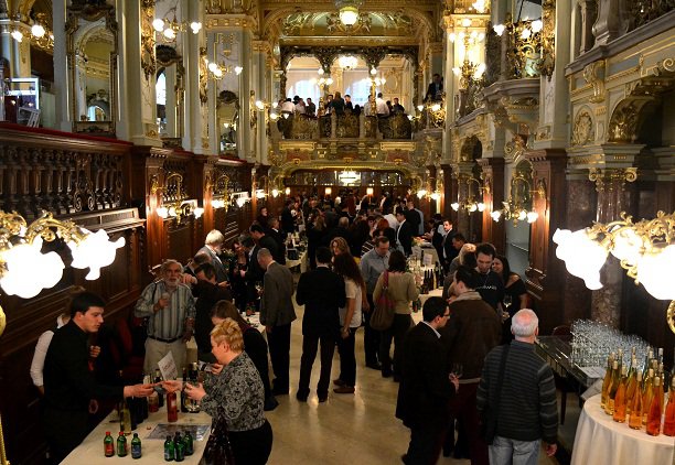 Indul a zongorahangok csatája - STYLENEWS -  - bárzongora verseny, stylenews, 