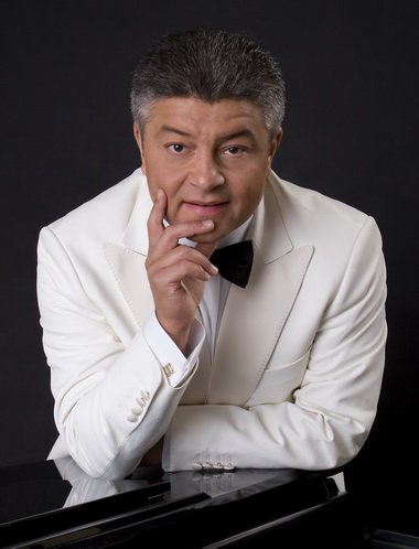 Indul a zongorahangok csatája - STYLENEWS -  - bárzongora verseny, stylenews, 