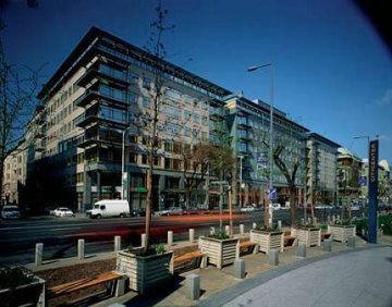 97%-os telítettség a West End Business Centerben, új bérlők a MOM Parkban - Ingatlanhírek -  - bérbeadás, business center, iroda terület, mom park, westend,