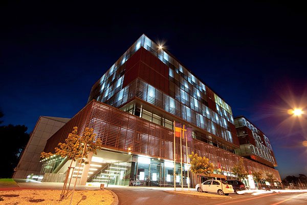 Építés helyett korszerűsítési hullám az irodapiacon - Ingatlanhírek -  - felújítás, irodaház, zöld iroda,