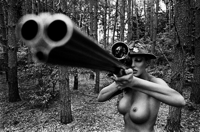 Csajok puskával -  -  - +fegyverek, +fot%C3%B3, erotika, 