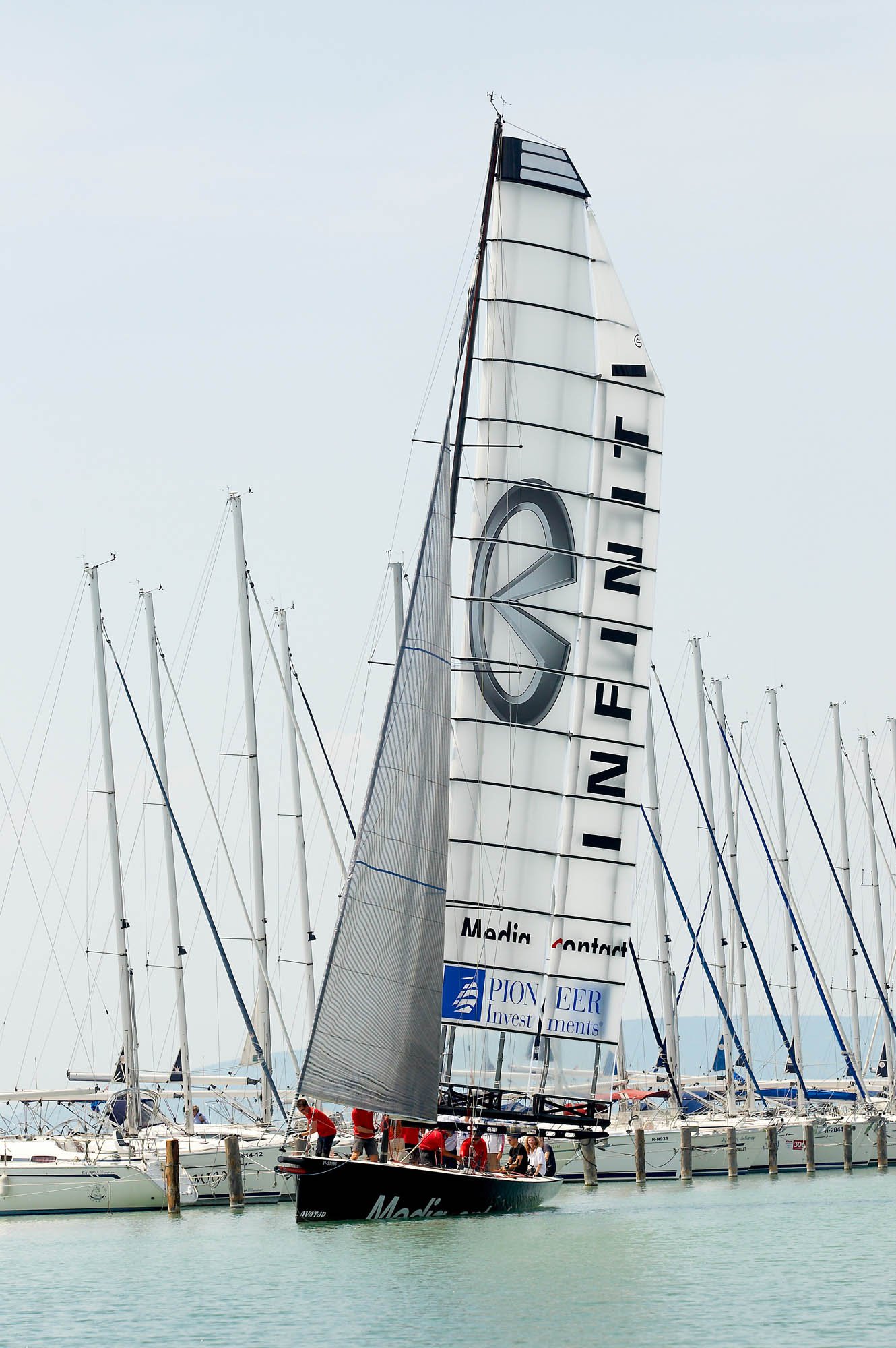 Bemutatták a világújdonságnak számító Infiniti-szárnyat -  -  - 