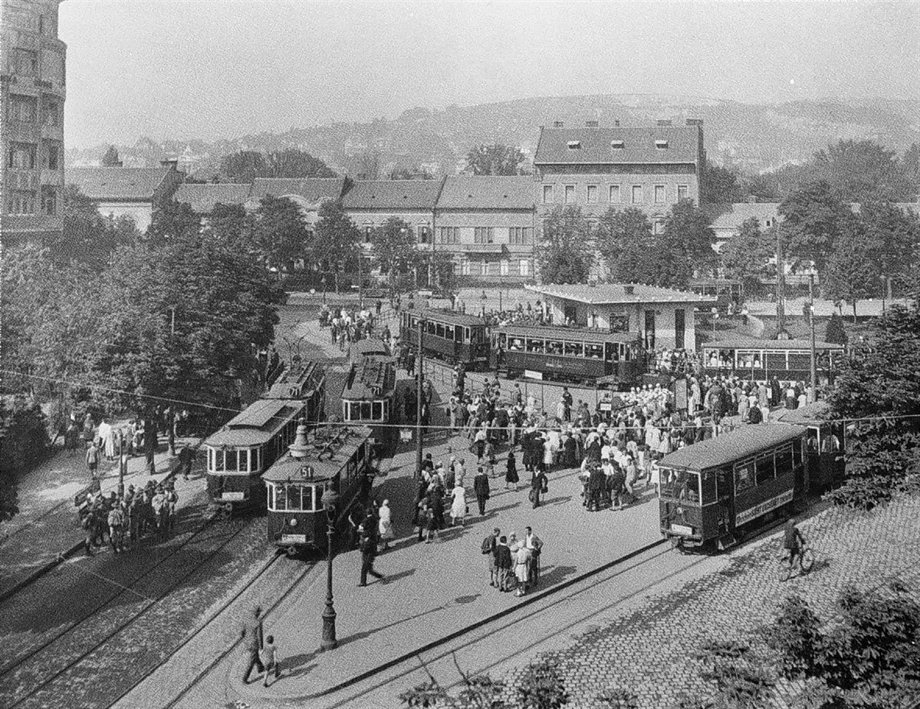 Kalef - Moszkva - Kalef! A Széll Kálmán tér száz éve -  -  - Budapest, Moszkva tér, Széll Kálmán tér,