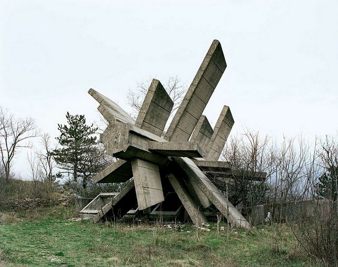 Szocialista realizmus - elhagyott emlékművek a volt Jugoszláviában -  -  - építészet, érdekességek, Jugoszlávia, 