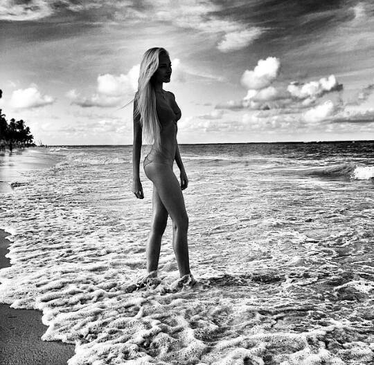 Tudok egy munkát. Lehetsz kurva! -  -  - 