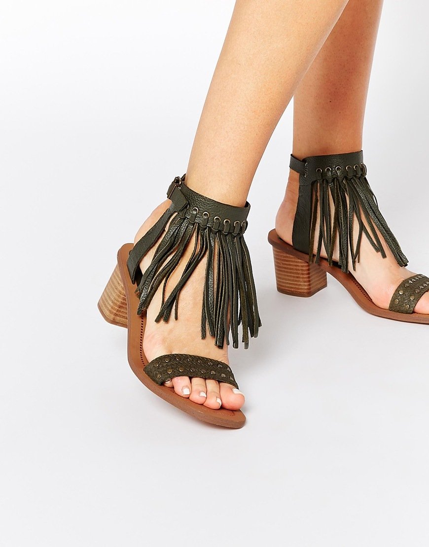 Bazár: Trendi és kényelmes szandálok nyárra -  -  - bazár, divat, stílus, szandál, 