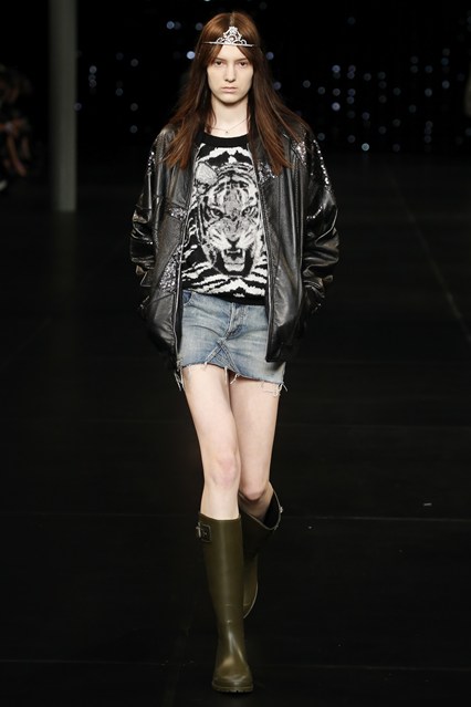 Párizsból szeretettel - Jelentés a divathétről -  -  - chanel, dior, elie saab, louis vuitton, saint laurent, valentino, 