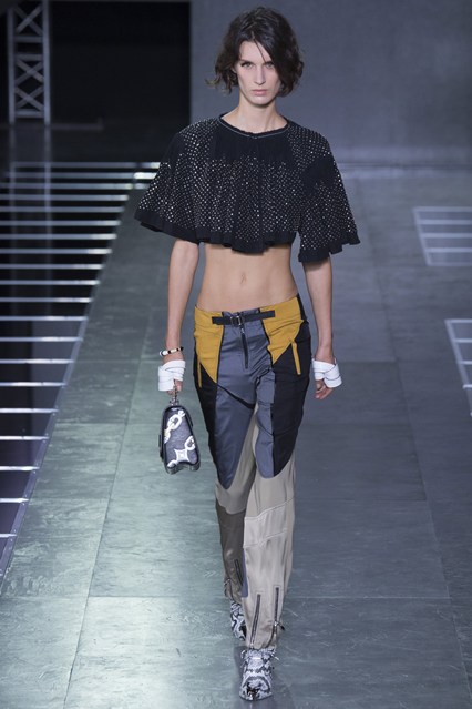 Párizsból szeretettel - Jelentés a divathétről -  -  - chanel, dior, elie saab, louis vuitton, saint laurent, valentino, 