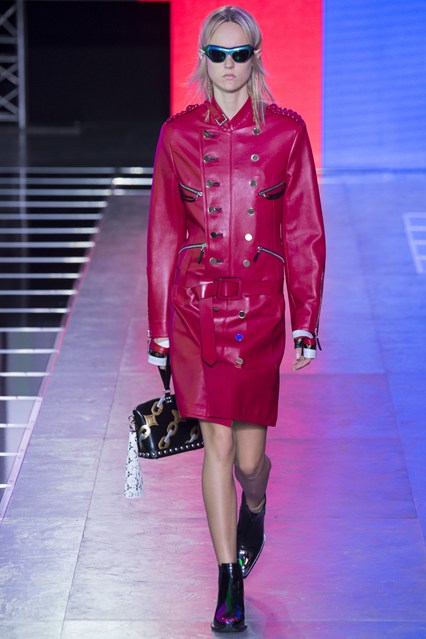 Párizsból szeretettel - Jelentés a divathétről -  -  - chanel, dior, elie saab, louis vuitton, saint laurent, valentino, 