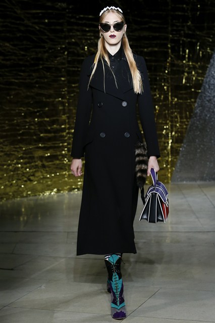 Párizsból szeretettel - Jelentés a divathétről -  -  - chanel, dior, elie saab, louis vuitton, saint laurent, valentino, 