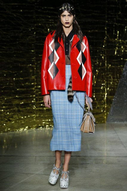 Párizsból szeretettel - Jelentés a divathétről -  -  - chanel, dior, elie saab, louis vuitton, saint laurent, valentino, 