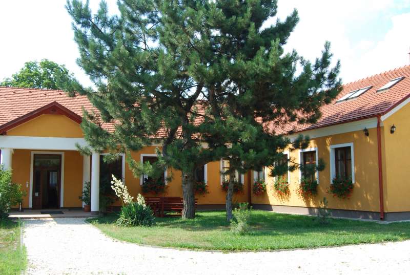 Gál Szőlőbirtok Szigetcsép -  -  - bor, Gál pincészet, Szigetcsép, 