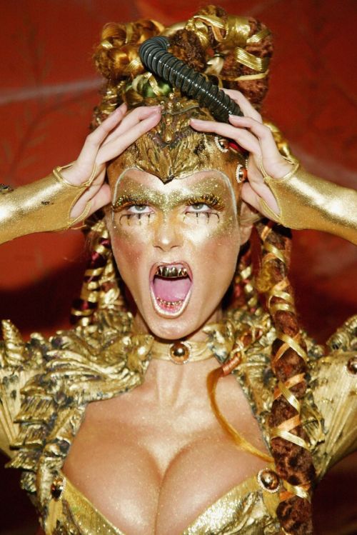 Heidi Klum legőrültebb Halloween jelmezei az elmúlt 15 évből -  -  - divat, halloween, heidi klum, jelmez, stílus, 