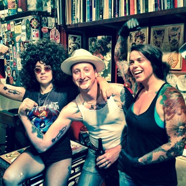 Hírességek egyforma tetoválásokkal -  -  - divat, hírességek, stílus, sztárok, tetoválás, 