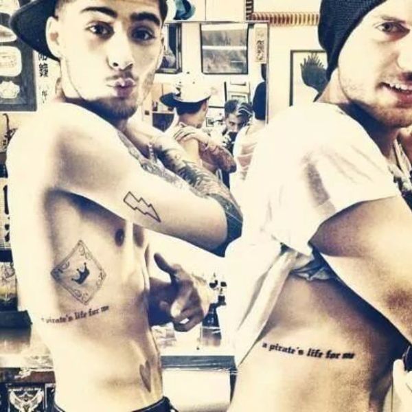 Hírességek egyforma tetoválásokkal -  -  - divat, hírességek, stílus, sztárok, tetoválás, 