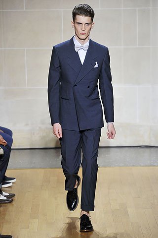 Öltönytrend a Dunhilltől: éltanuló divat - Divathírek -  - 2011 tavasz, divat, Dunhill, férfi,