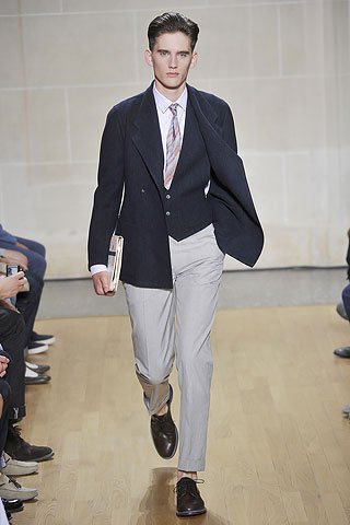 Öltönytrend a Dunhilltől: éltanuló divat - Divathírek -  - 2011 tavasz, divat, Dunhill, férfi,