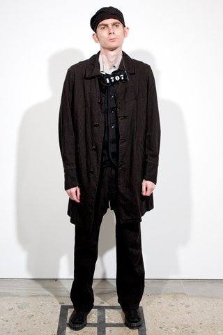 Elgurult a gyógyszer: szokatlan férfitrendek 2011 tavaszán - Divathírek -  - 2011, divat, férfi,