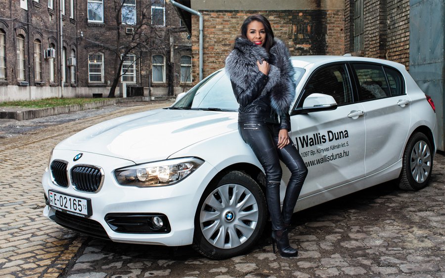 Tücsi, a BMW gyönyörű márkanagykövete! - Autó & Motor - MOBILITY - autó, bmw, tücsi, vezetés, wallis,