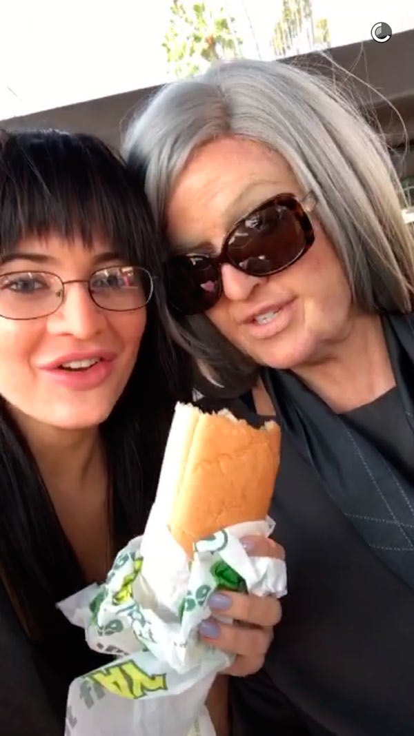 Álruhában indult hollywoodi buszútra a két Jenner lány és Khloe Kardashian -  -  - celebrity, kendall jenner, khloe kardashian, kylie jenner, 