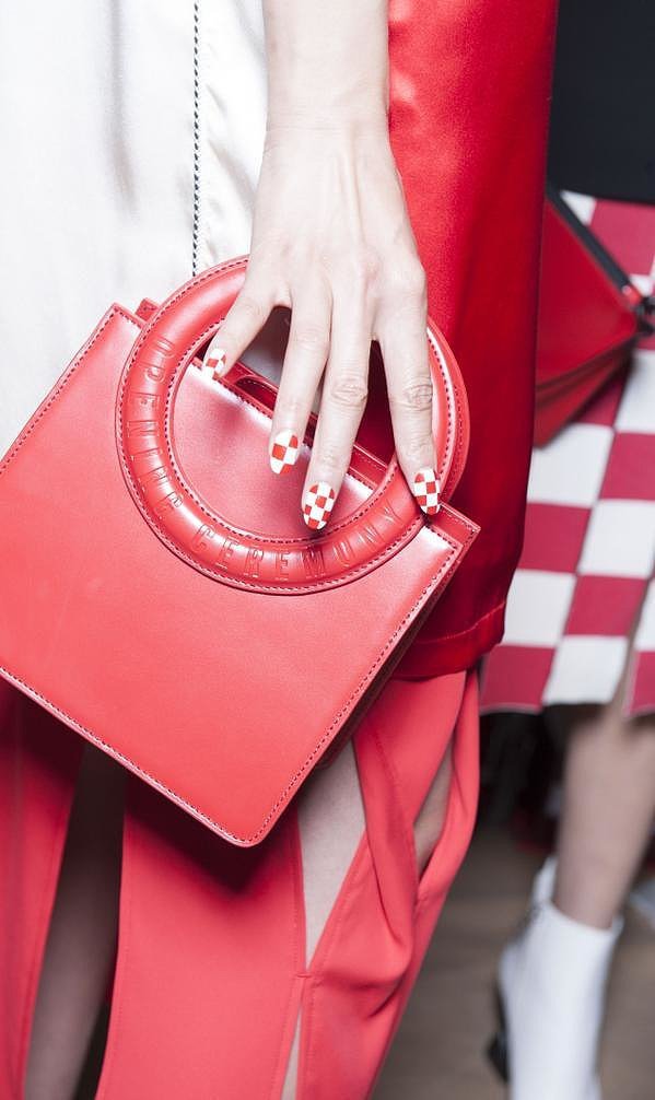 Tavaszi körömtrendek - a lakkok szerelmeseinek -  -  - 2016, körömdivat, körömlakk, stílus, 