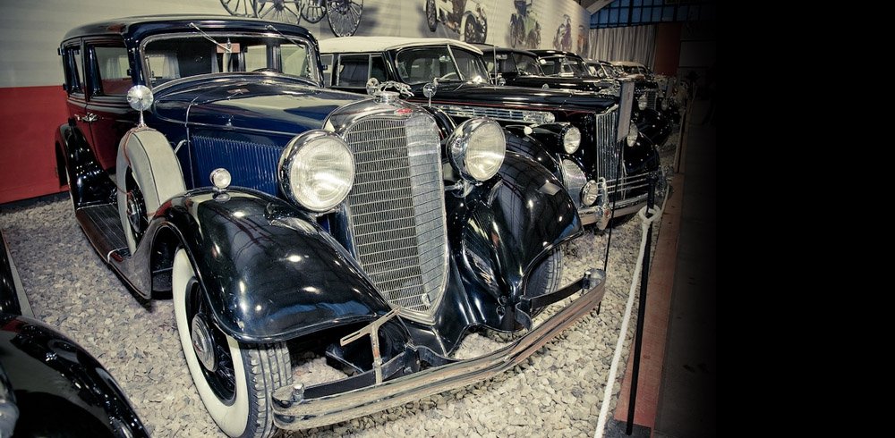 Oldtimer autók - Autó & Motor -  - Alfa Romeo, Bentley, Dodge, Fiat, Jaguar, Mercedes, Moszkva, Porsche, Rogozhka Múzeum, 