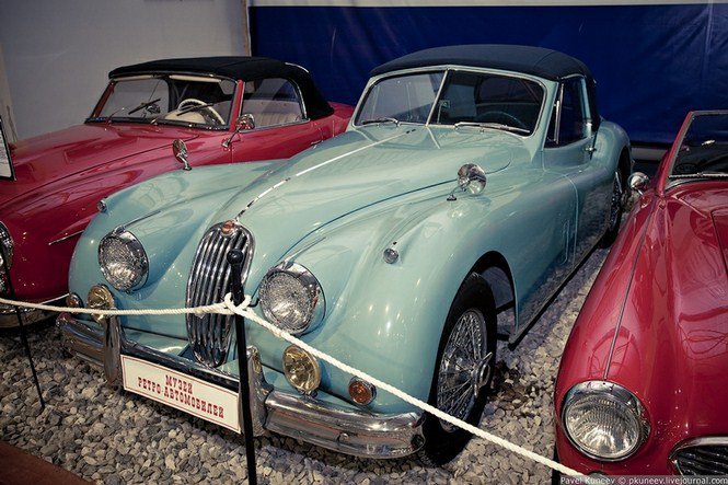 Oldtimer autók - Autó & Motor -  - Alfa Romeo, Bentley, Dodge, Fiat, Jaguar, Mercedes, Moszkva, Porsche, Rogozhka Múzeum, 