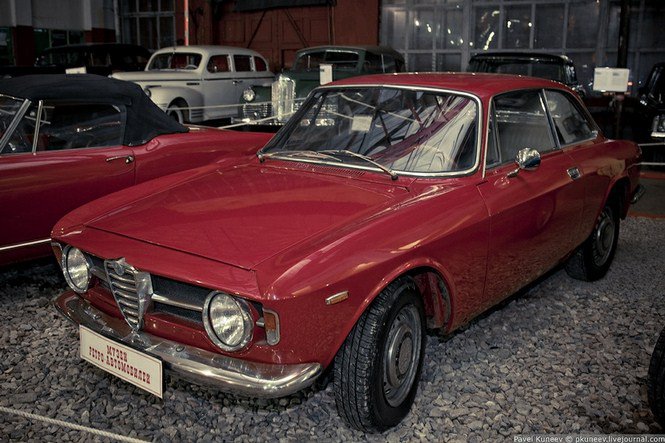 Oldtimer autók - Autó & Motor -  - Alfa Romeo, Bentley, Dodge, Fiat, Jaguar, Mercedes, Moszkva, Porsche, Rogozhka Múzeum, 