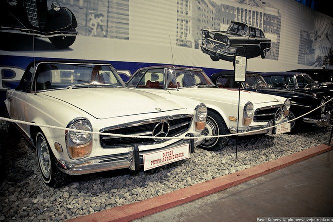 Oldtimer autók - Autó & Motor -  - Alfa Romeo, Bentley, Dodge, Fiat, Jaguar, Mercedes, Moszkva, Porsche, Rogozhka Múzeum, 