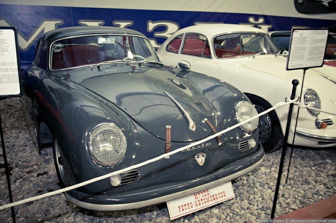 Oldtimer autók - Autó & Motor -  - Alfa Romeo, Bentley, Dodge, Fiat, Jaguar, Mercedes, Moszkva, Porsche, Rogozhka Múzeum, 