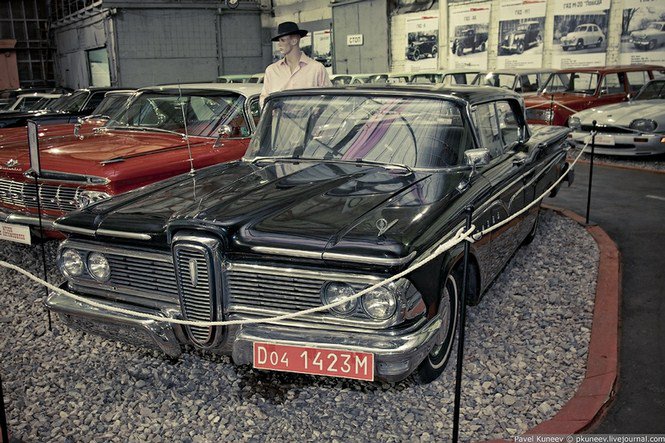 Oldtimer autók - Autó & Motor -  - Alfa Romeo, Bentley, Dodge, Fiat, Jaguar, Mercedes, Moszkva, Porsche, Rogozhka Múzeum,