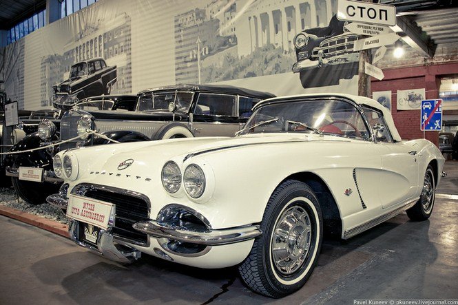 Oldtimer autók - Autó & Motor -  - Alfa Romeo, Bentley, Dodge, Fiat, Jaguar, Mercedes, Moszkva, Porsche, Rogozhka Múzeum,