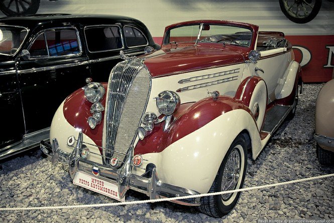 Oldtimer autók - Autó & Motor -  - Alfa Romeo, Bentley, Dodge, Fiat, Jaguar, Mercedes, Moszkva, Porsche, Rogozhka Múzeum,