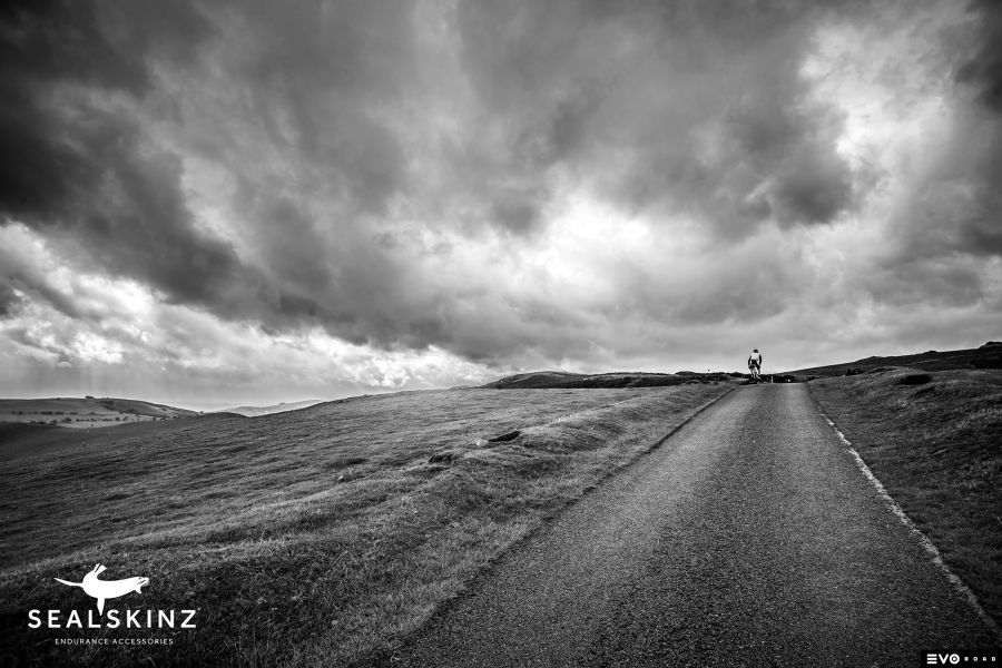 Motoros túrázás: Vízálló bakancs vagy vízálló zokni? - Autó & Motor -  - motors túra, vízálló zokni, 