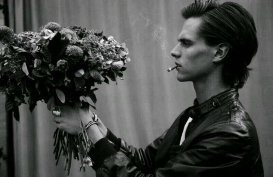 Te vagy az olcsó játékszerem -  -  - érzelmek, játszmák, megcsalás, nők, 