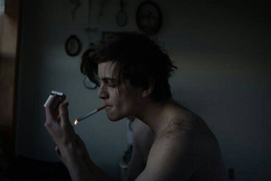 Hamis érzelmek -  -  - érzelmek, magány, részegség, 