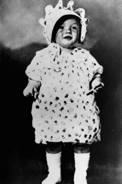 Csak egy kislány vagyok a nagyvilágban, aki próbál találni valakit, akit szerethet -  -  - arthur miller, cary grant, hollywood, joe dimaggio, júniusra ajánljuk, marilyn monroe, norma jeane, old hollywood, van aki forrón szereti, 