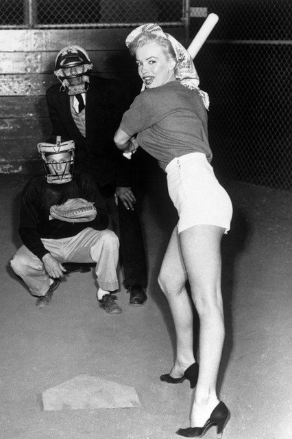 Csak egy kislány vagyok a nagyvilágban, aki próbál találni valakit, akit szerethet -  -  - arthur miller, cary grant, hollywood, joe dimaggio, júniusra ajánljuk, marilyn monroe, norma jeane, old hollywood, van aki forrón szereti, 