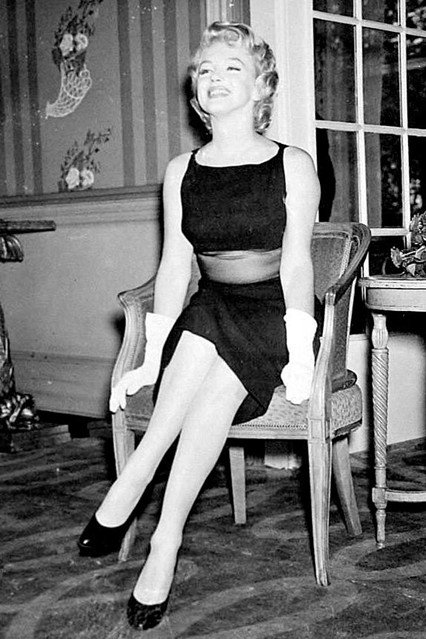 Csak egy kislány vagyok a nagyvilágban, aki próbál találni valakit, akit szerethet -  -  - arthur miller, cary grant, hollywood, joe dimaggio, júniusra ajánljuk, marilyn monroe, norma jeane, old hollywood, van aki forrón szereti, 