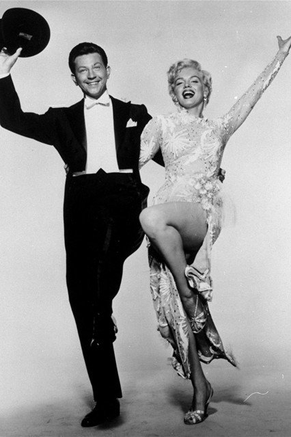 Csak egy kislány vagyok a nagyvilágban, aki próbál találni valakit, akit szerethet -  -  - arthur miller, cary grant, hollywood, joe dimaggio, júniusra ajánljuk, marilyn monroe, norma jeane, old hollywood, van aki forrón szereti, 