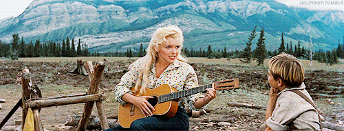 Csak egy kislány vagyok a nagyvilágban, aki próbál találni valakit, akit szerethet -  -  - arthur miller, cary grant, hollywood, joe dimaggio, júniusra ajánljuk, marilyn monroe, norma jeane, old hollywood, van aki forrón szereti, 