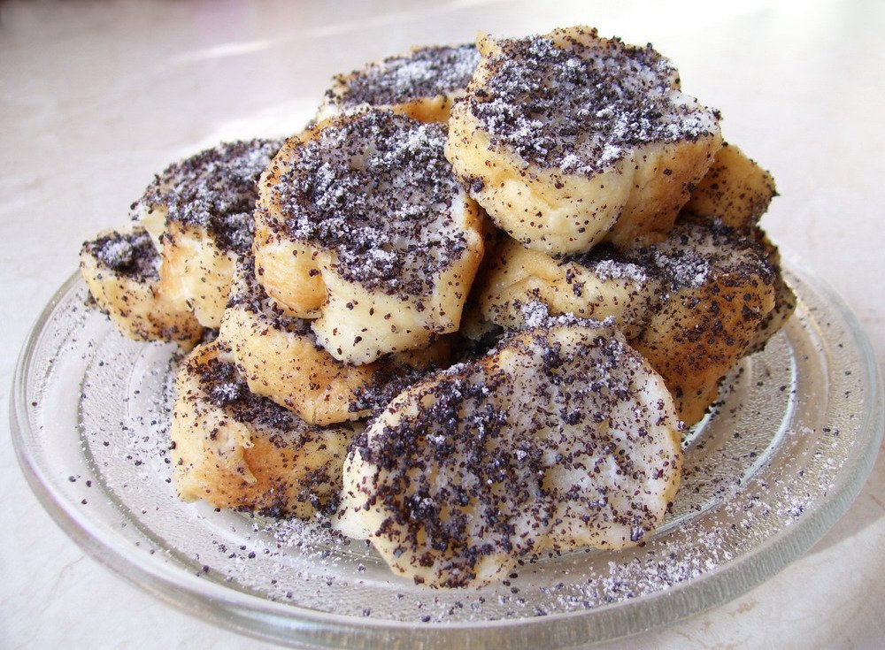 5 desszert, amit el kell tudnod készíteni, mire 30 leszel -  -  - desszert, édesség, gasztronómia, gyümölcstorta, kókuszkocka, mákos guba, recept, tiramisu, tiramisu torta, 