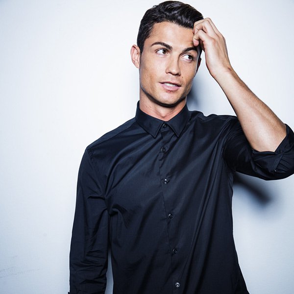 Plusz 8 ok, amiért neked is nézned kell a foci EB-t -  -  - bajnokságok, cristiano ronaldo, eb, foci, foci eb, magyar válogatott, pellé, piqué, szalai ádám, 